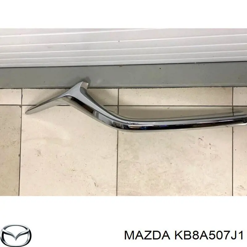 Listwa ochronna atrapy chłodnicy prawa Mazda KB8A507J1A cena, od 45,65 USD