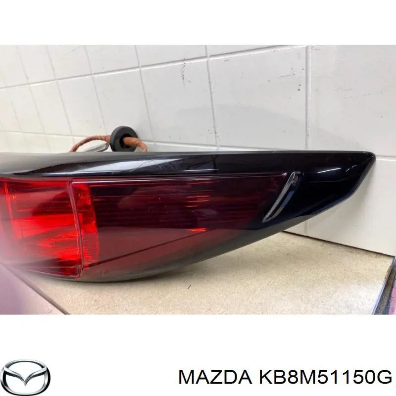 KB8M51150G Mazda Lampa zespolona tylna prawa zewnętrzna