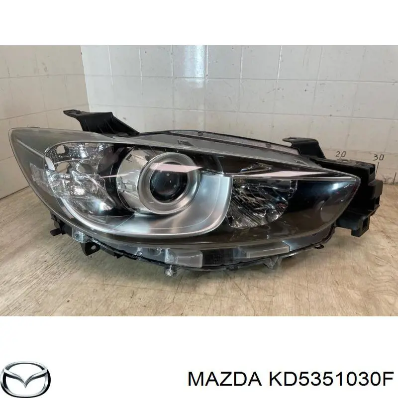 KD5351030F Mazda Reflektor prawy