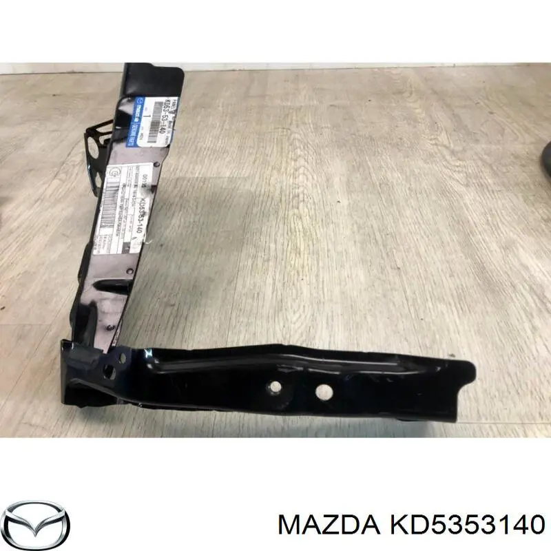 KD5353140 Mazda Osłona chłodnicy prawa (panel mocowania reflektorów)