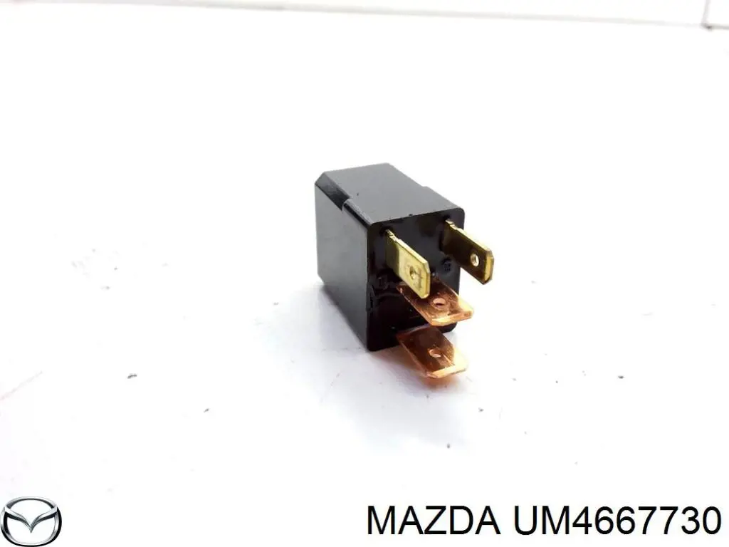 UM4667730 Mazda Przekaźnik wentylatora
