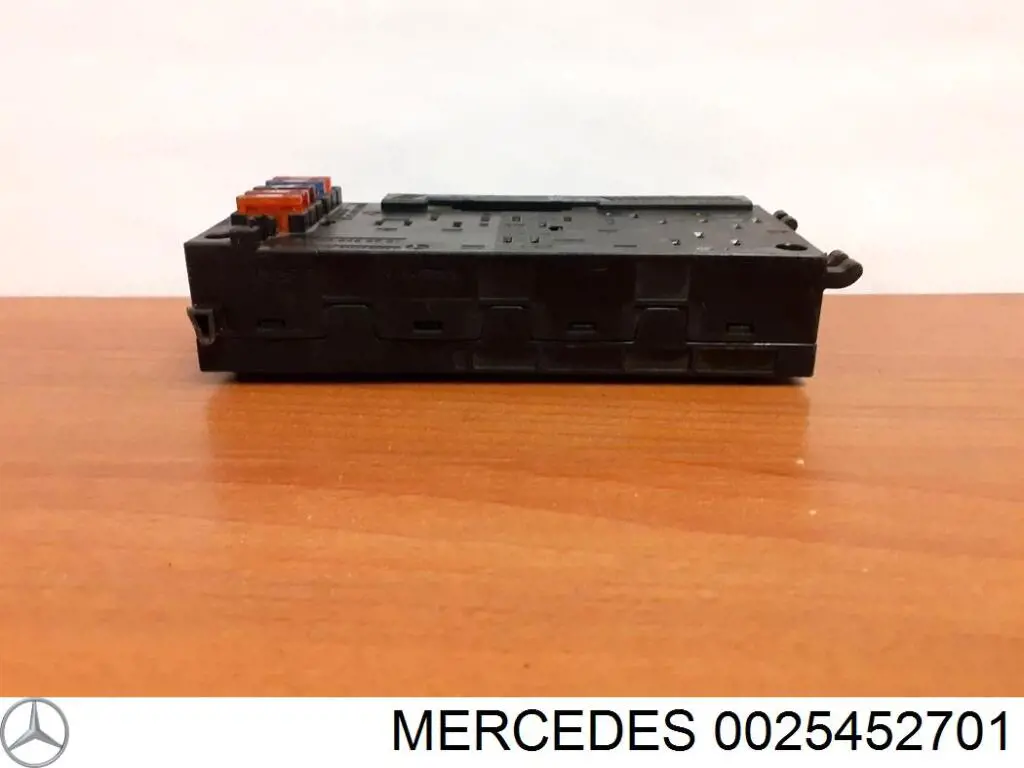 Skrzynka bezpieczników Mercedes 0025452701 cena, od 27,35 USD