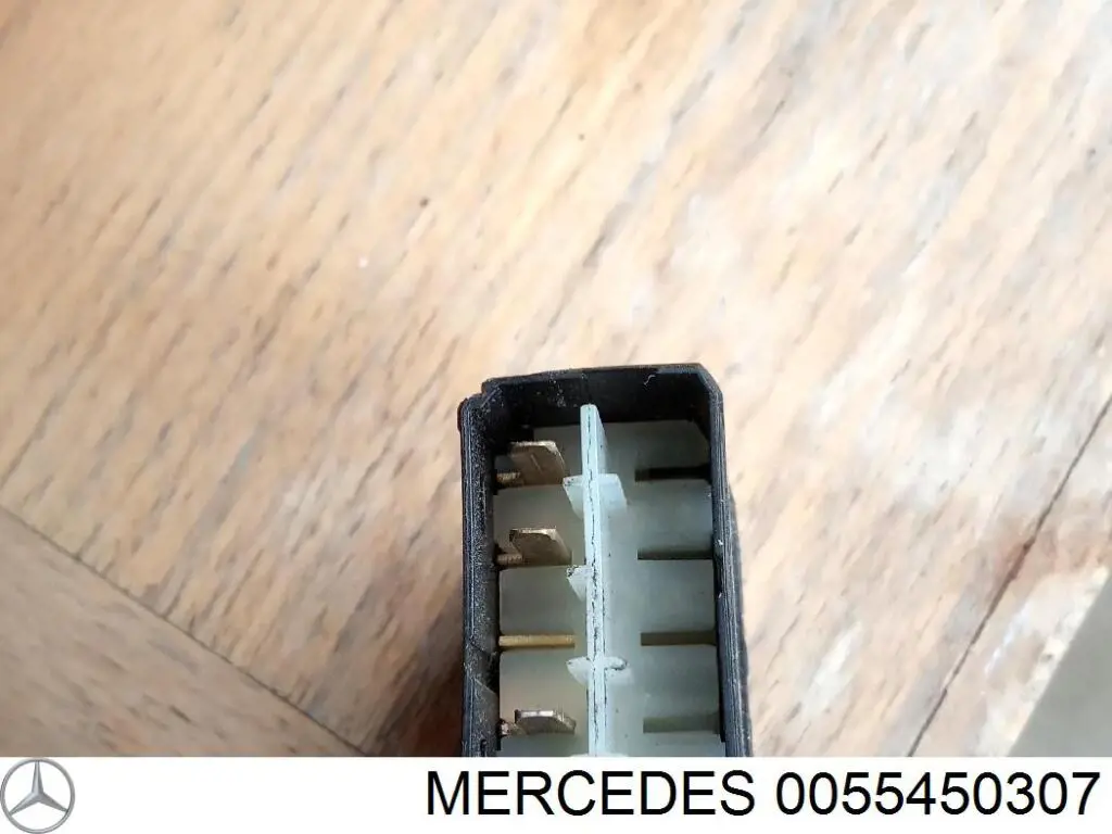 0055450307 Mercedes Przycisk ogrzewania szyby tylnej