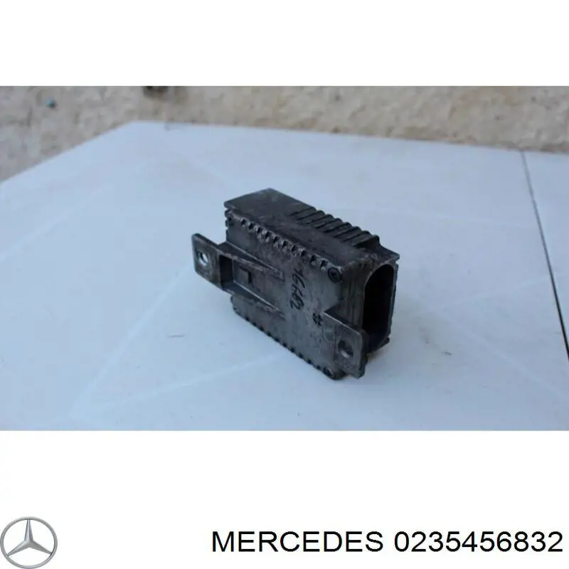 Regulator obrotów wentylatora (sterownik) Mercedes 0225456232 cena, od 37,46 USD