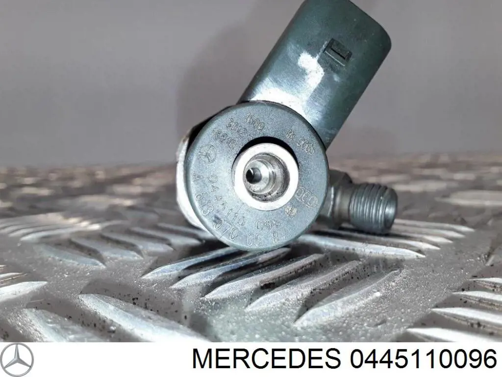 0445110096 Mercedes wtryskiwacz paliwa