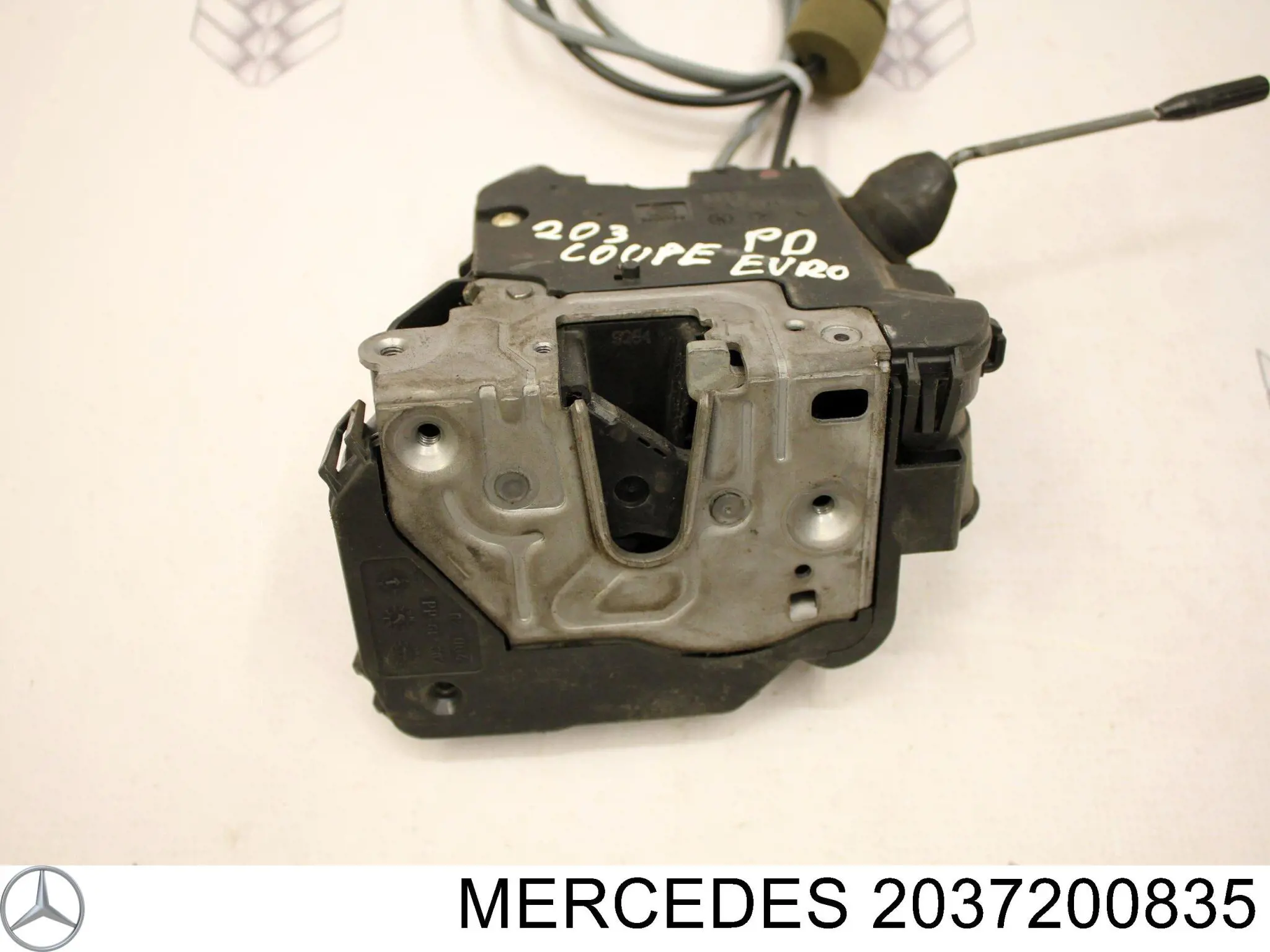 Zamek drzwi przednich prawych Mercedes C coupe (CL203) (2001 - 2007) cena, od 77,19 USD