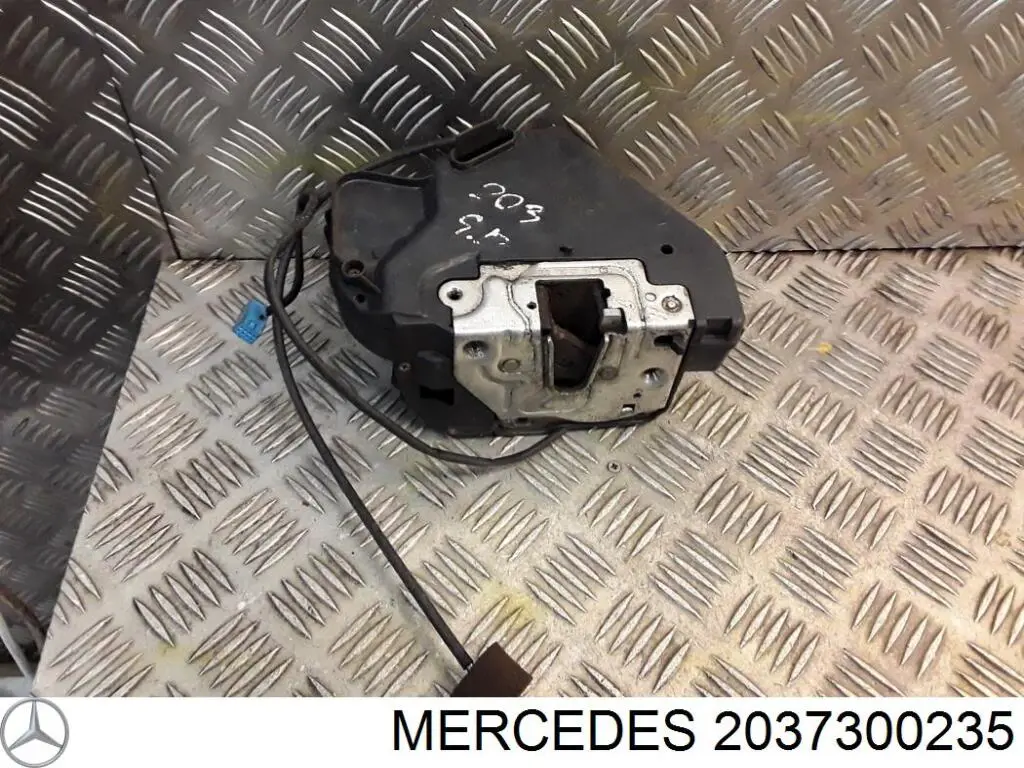 Zamek drzwi tylnych prawych Mercedes 2037300235 cena, od 56,18 USD