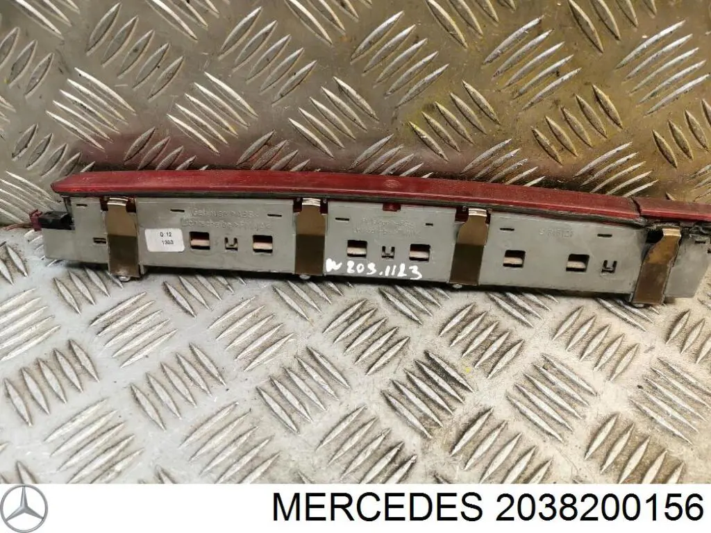 Lampa stop tylna dodatkowa Mercedes 2038200156 cena, od 78,26 USD