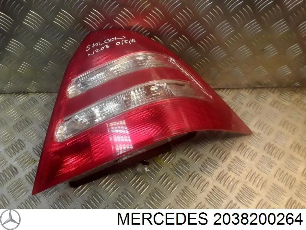 Lampa zespolona tylna prawa Mercedes 2038200264 cena, od 78,32 USD