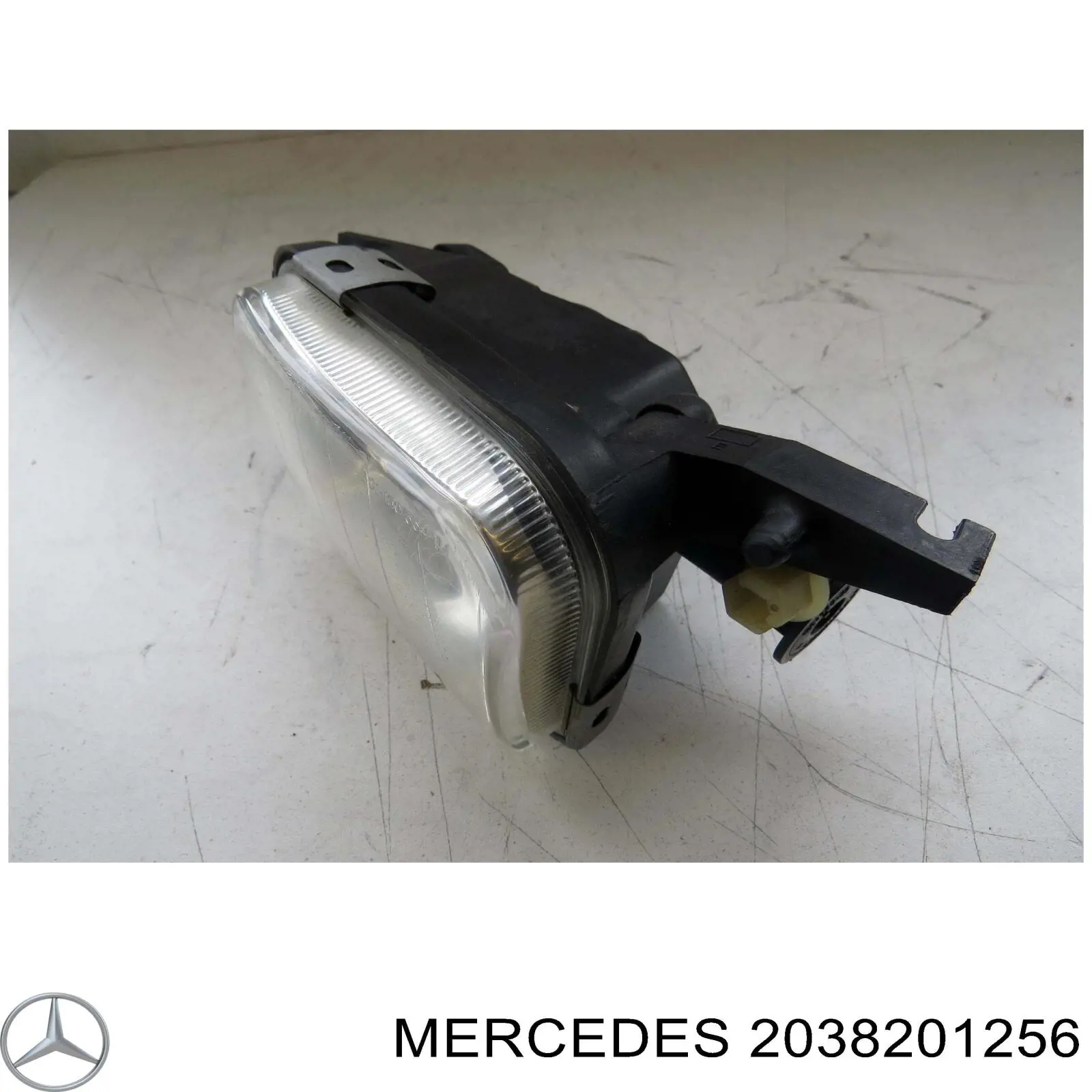 Do koszyka 2038201256 Mercedes Lampa przeciwmgielna prawa