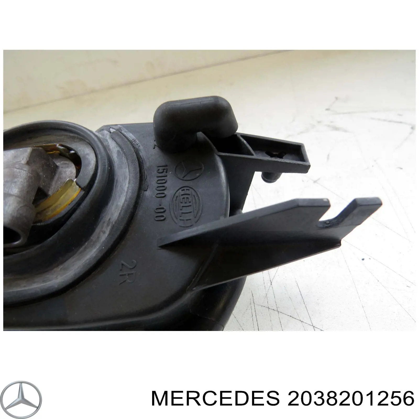 Do koszyka 2038201256 Mercedes Lampa przeciwmgielna prawa