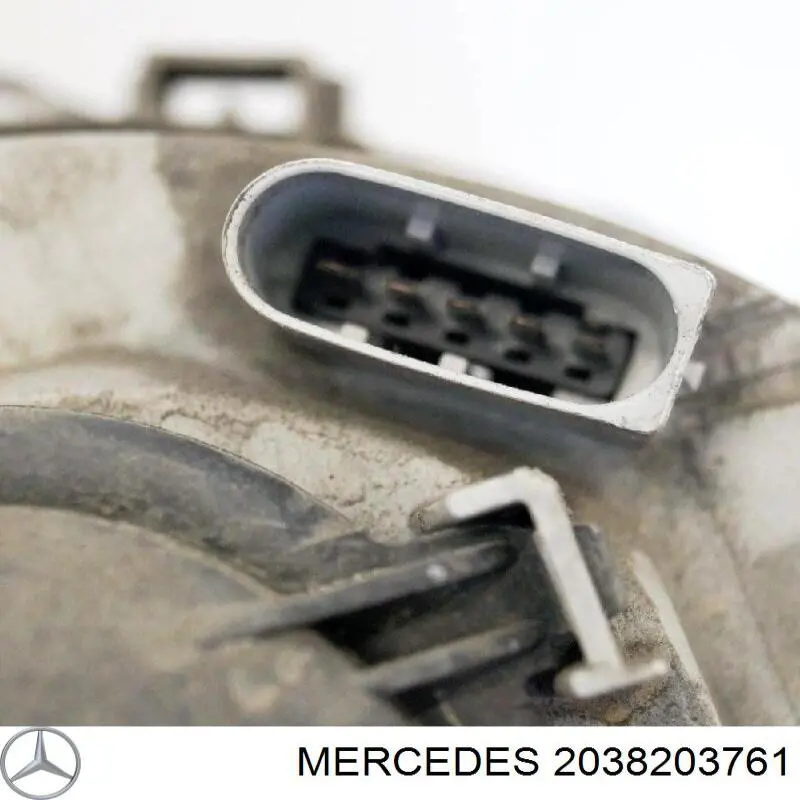 Reflektor lewy Mercedes 2038203761 cena, od 183,06 USD