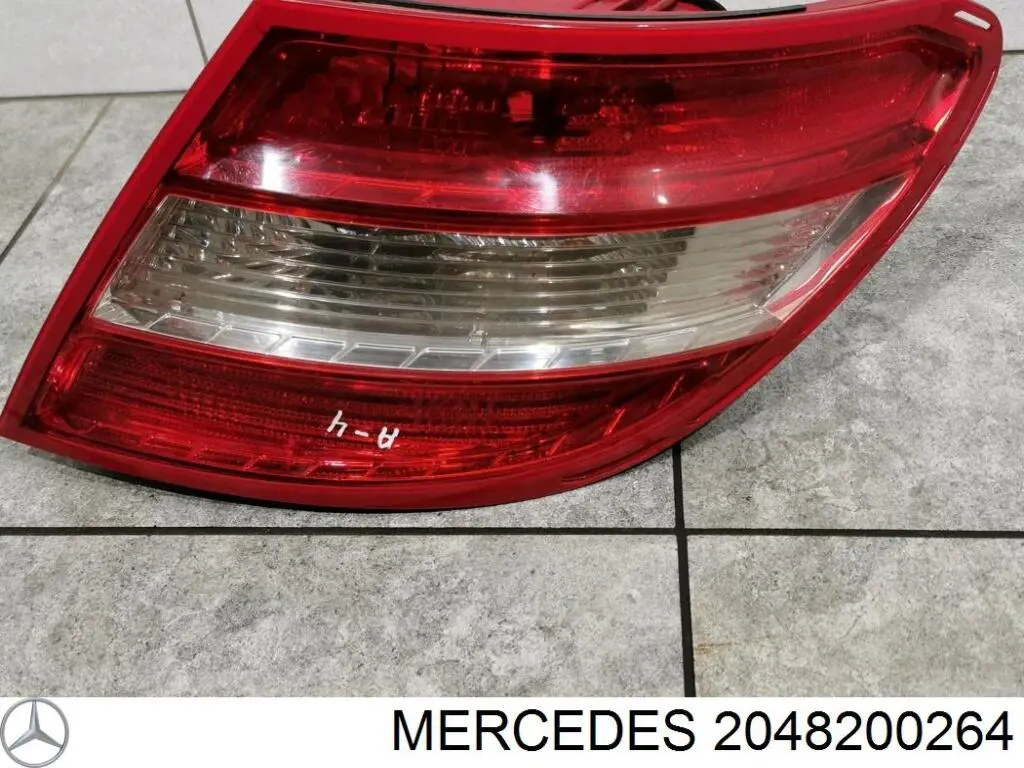Lampa zespolona tylna prawa Mercedes 2048200264 cena, od 118,53 USD