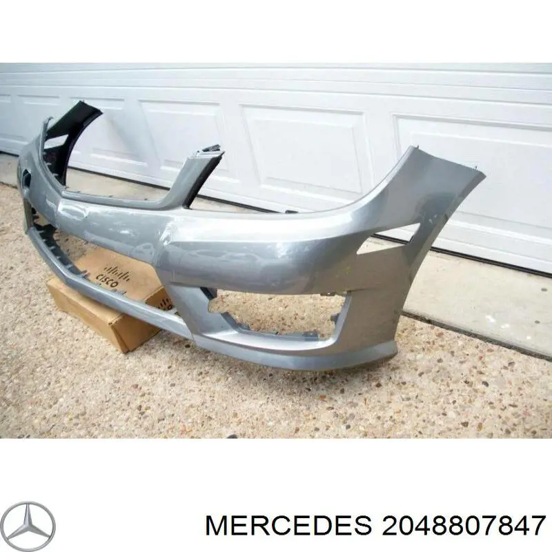 2048807847 Mercedes Zderzak przedni