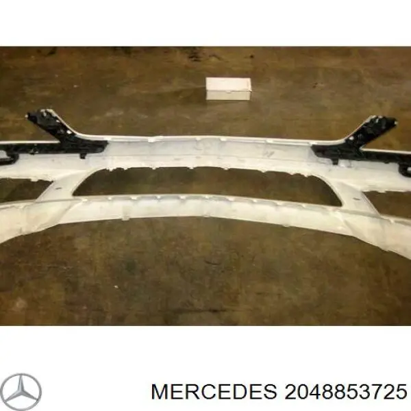 2048853725 Mercedes Zderzak przedni