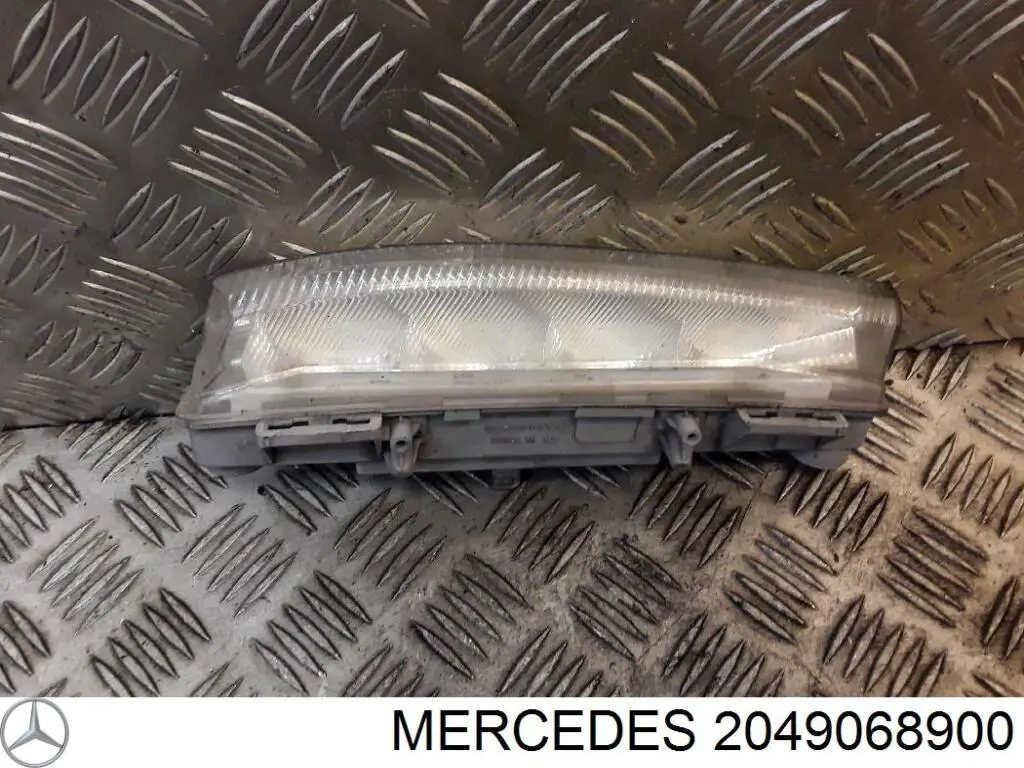 Reflektor do jazdy dziennej lewy Mercedes 2049068900 cena, od 104,74 USD