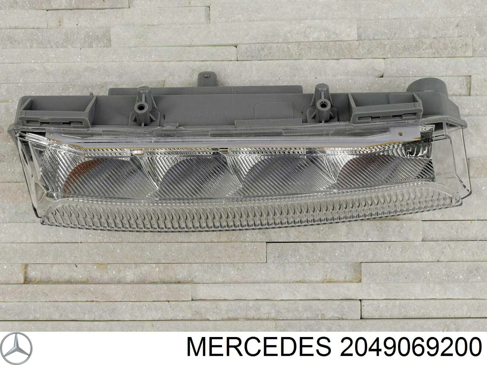 Lampa przeciwmgielna lewa Mercedes 2049069200 cena, od 157,50 USD