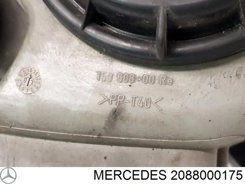 2088000175 Mercedes reflektor lewy