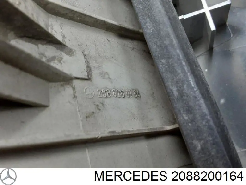 Lampa zespolona tylna lewa zewnętrzna do Mercedes CLK (C208)