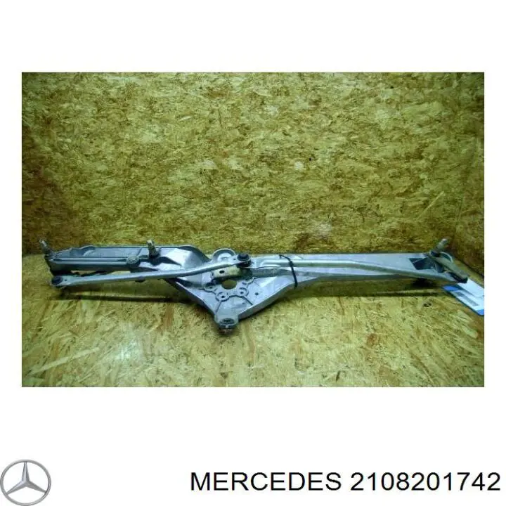 2108201742 Mercedes Silniczek wycieraczki szyby przedniej