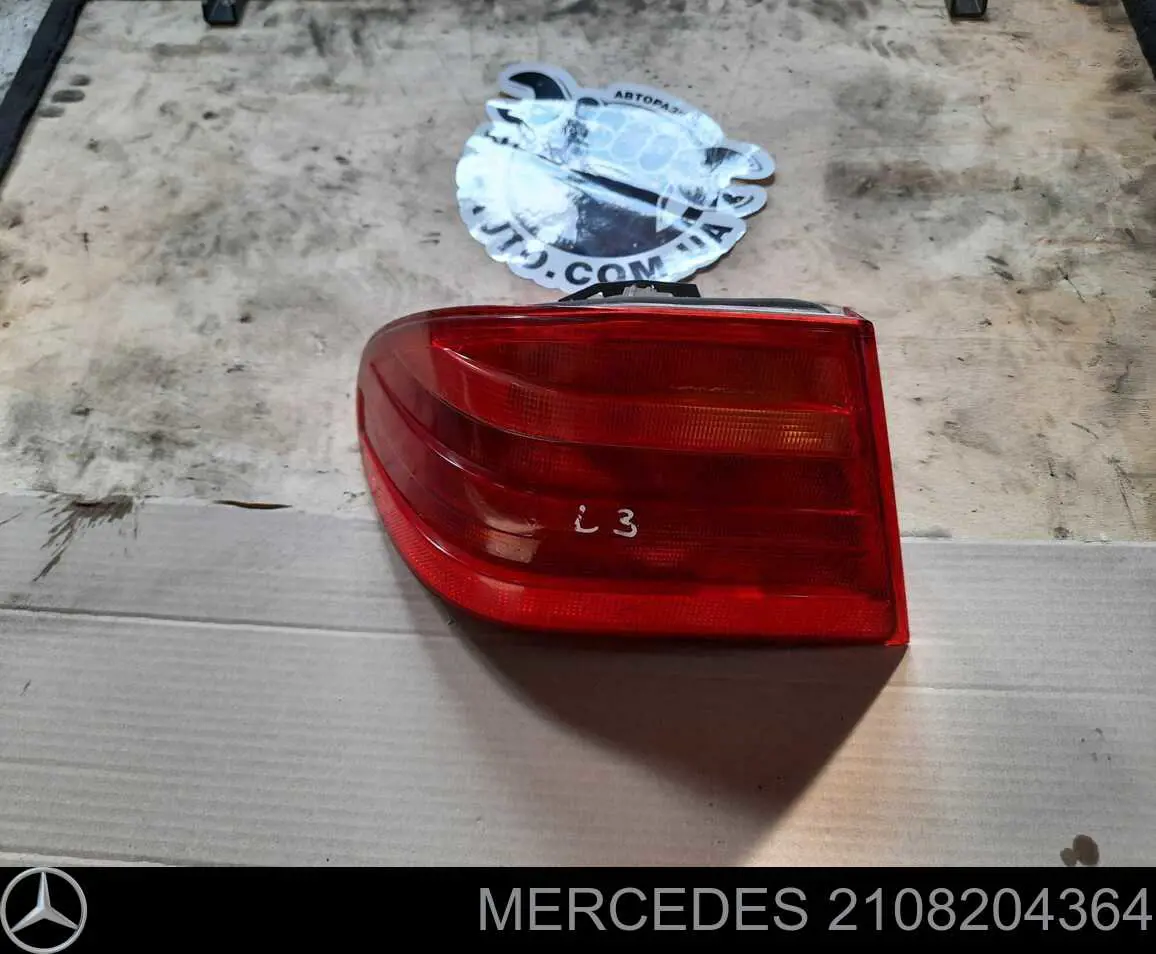 Lampa zespolona tylna lewa zewnętrzna Mercedes 2108204364 cena, od 52,78 USD