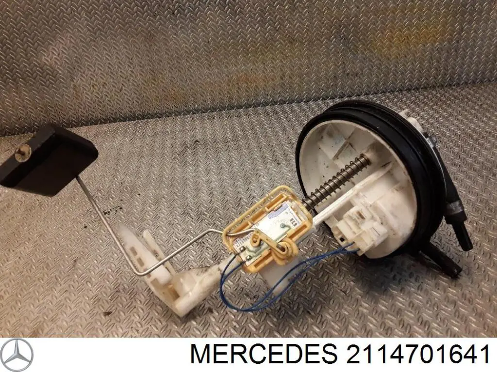 Czujnik poziomu paliwa w zbiorniku Mercedes 2114701641 cena, od 47,67 USD