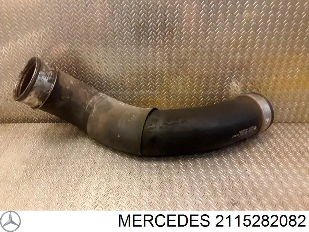 Przewód (króciec) intercoolera Mercedes 2115282082 cena, od 54,30 USD