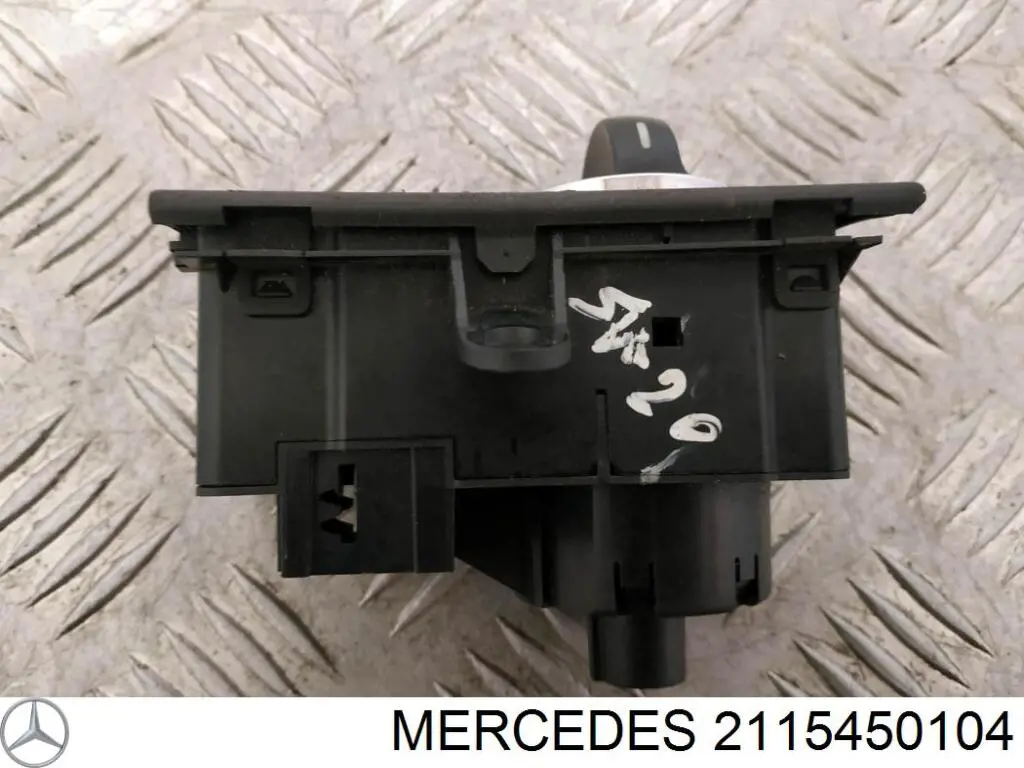 2115450104 Mercedes Przełącznik światła reflektorów na "torpedo"