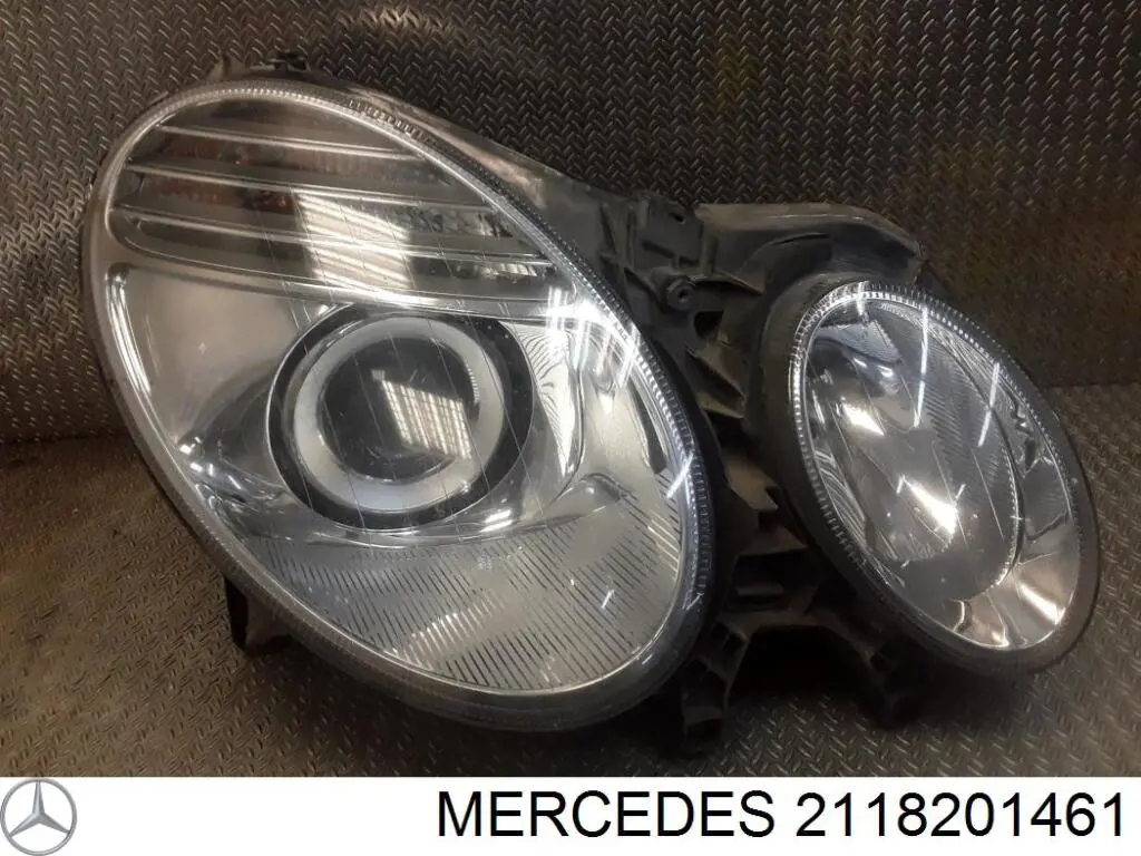 Reflektor prawy Mercedes 2118201461 cena, od 356,60 USD