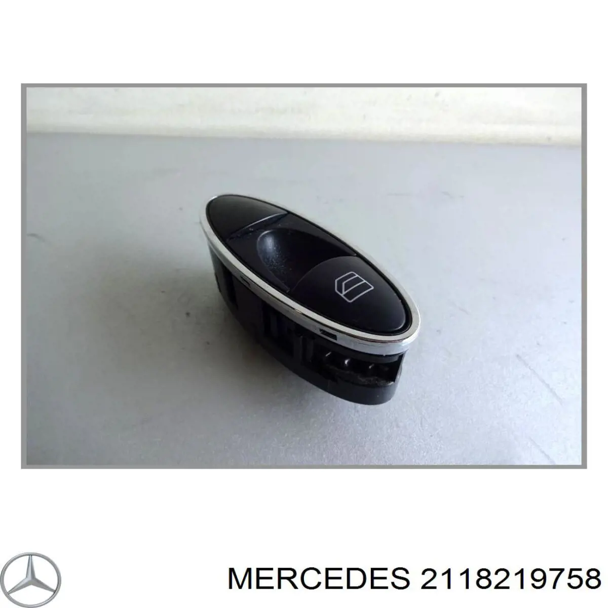 Panel przyciskowy sterowania podnośnikiem szyby przedni prawy Mercedes A2118219758 cena, od 45,97 USD