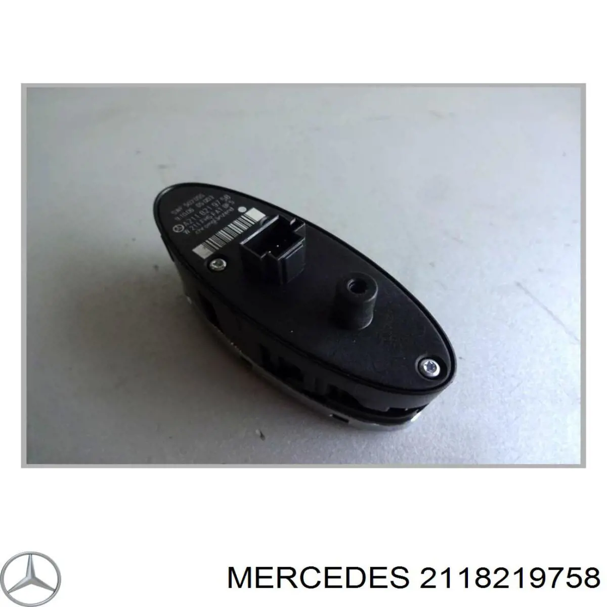 Panel przyciskowy sterowania podnośnikiem szyby przedni prawy A2118219758 Mercedes
