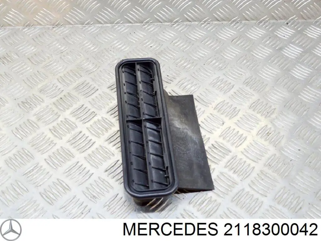 2118300042 Mercedes Klapka wlewu paliwa