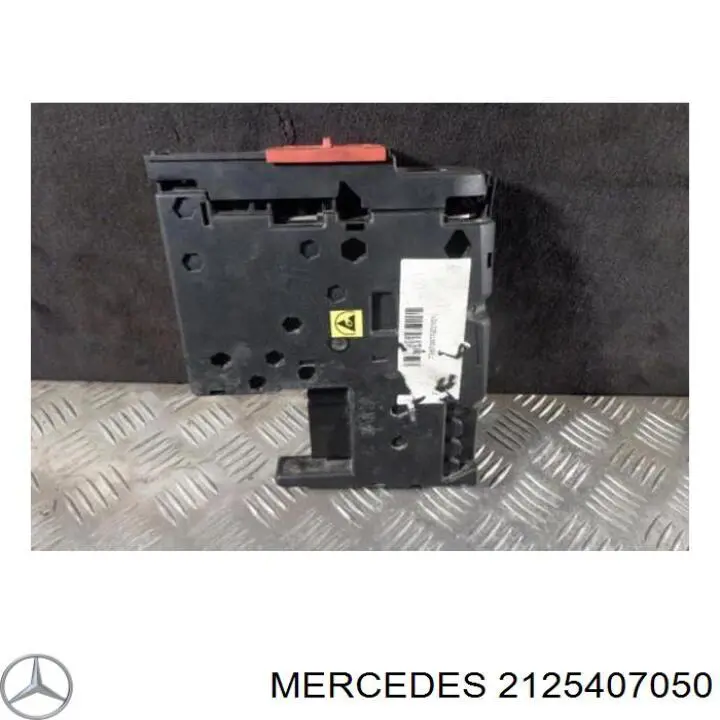 Skrzynka bezpieczników Mercedes 2125407050 cena, od 169,15 USD