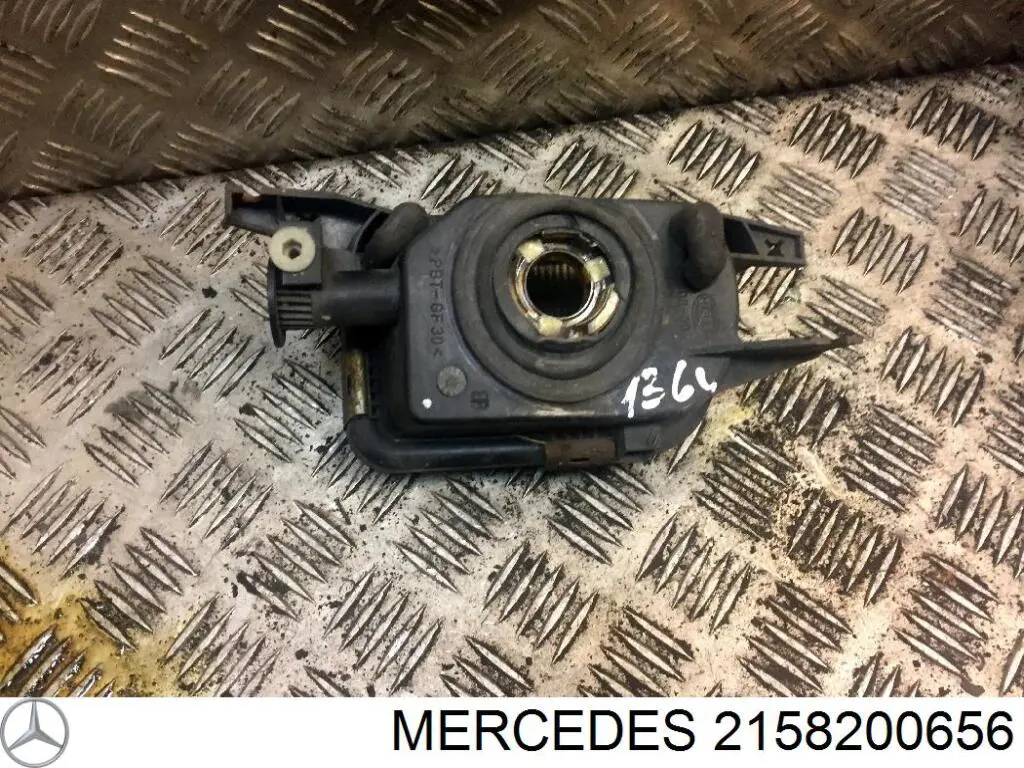 2158200656 Mercedes Lampa przeciwmgielna prawa