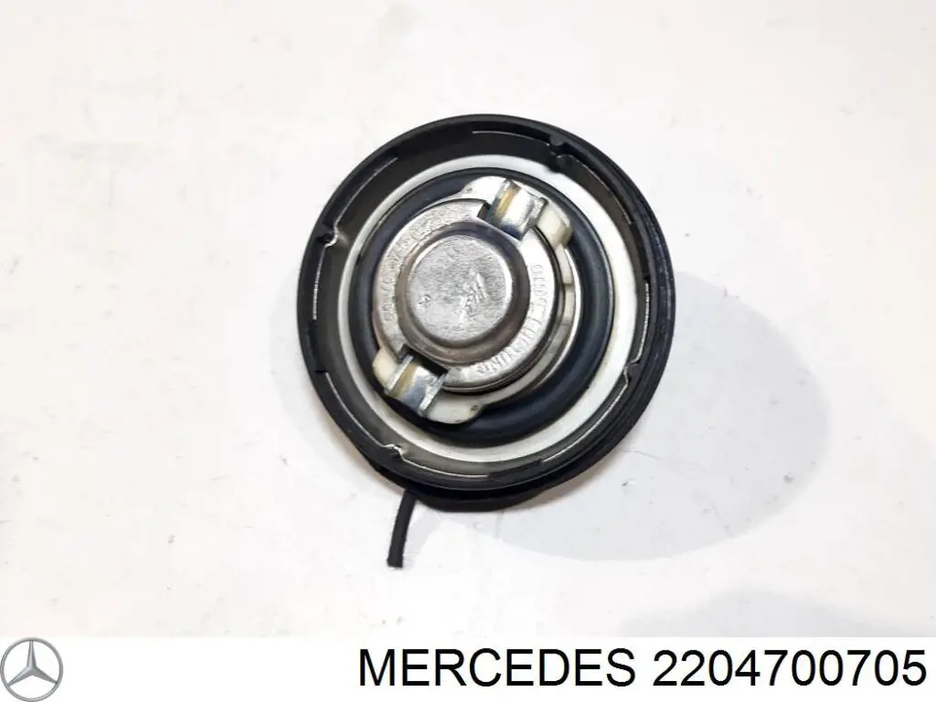Do koszyka 2204700705 Mercedes Korek wlewu paliwa