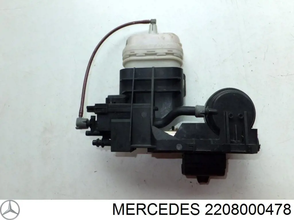Zamek klapy bagażnika (3/5 drzwi tylnych) Mercedes 2208000478 cena, od 158,48 USD