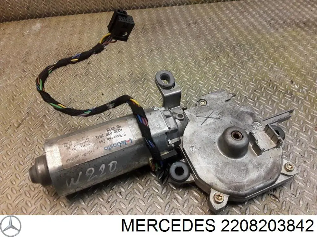 Silniczek szyberdachu Mercedes A2208203842 cena, od 98,92 USD