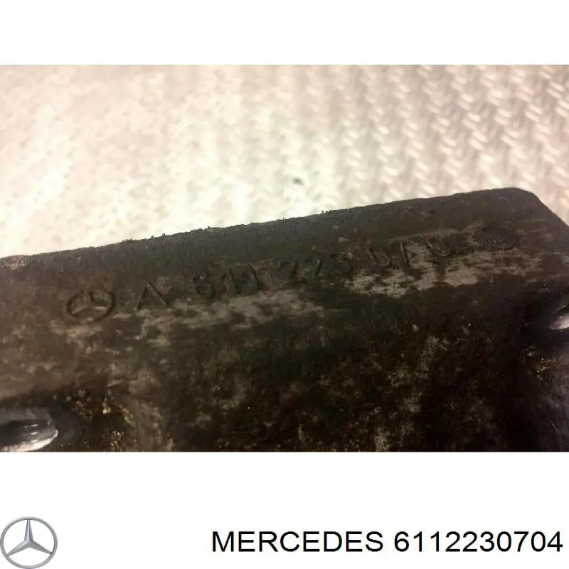 Do koszyka 6112230704 Mercedes Wspornik lewej poduszki (podpory) silnika