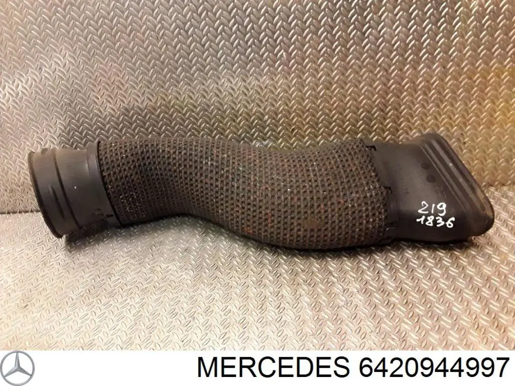 Obudowa filtra powietrza lewy Mercedes 6420944997 cena, od 83,55 USD