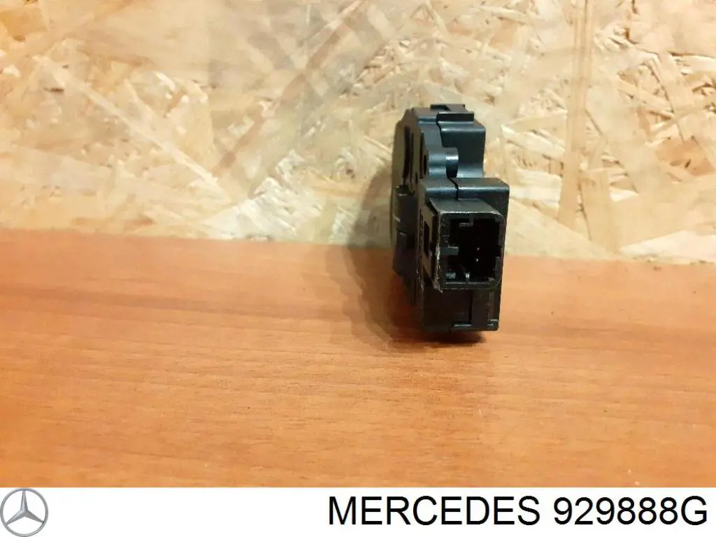 929888G Mercedes 