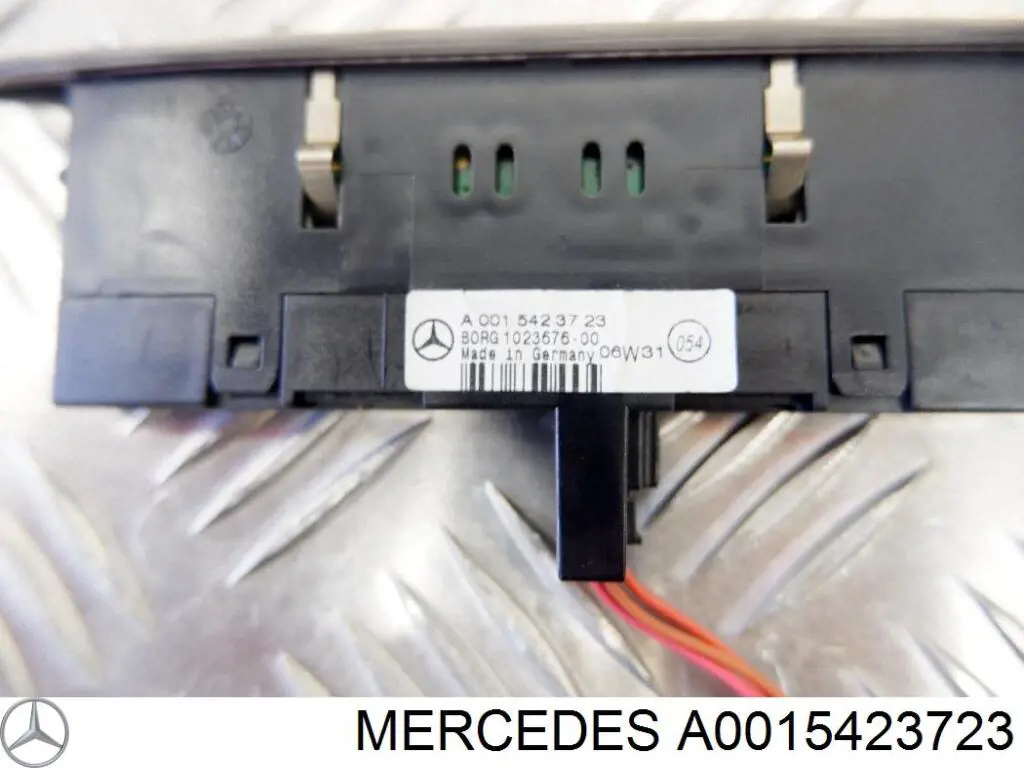 Wyświetlacz parktronicu Mercedes A0015423723 cena, od 54,48 USD