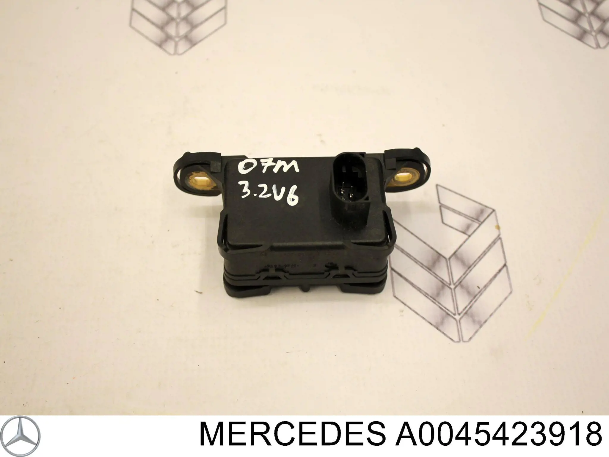 Do koszyka A0045423918 Mercedes Czujnik przyśpieszenia poprzecznego (ESP)