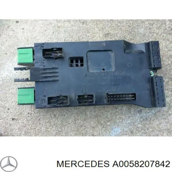 Silniczek wycieraczki szyby przedniej Mercedes Vito I awangarda (638) (1997 - 2003) cena, od 90,39 USD