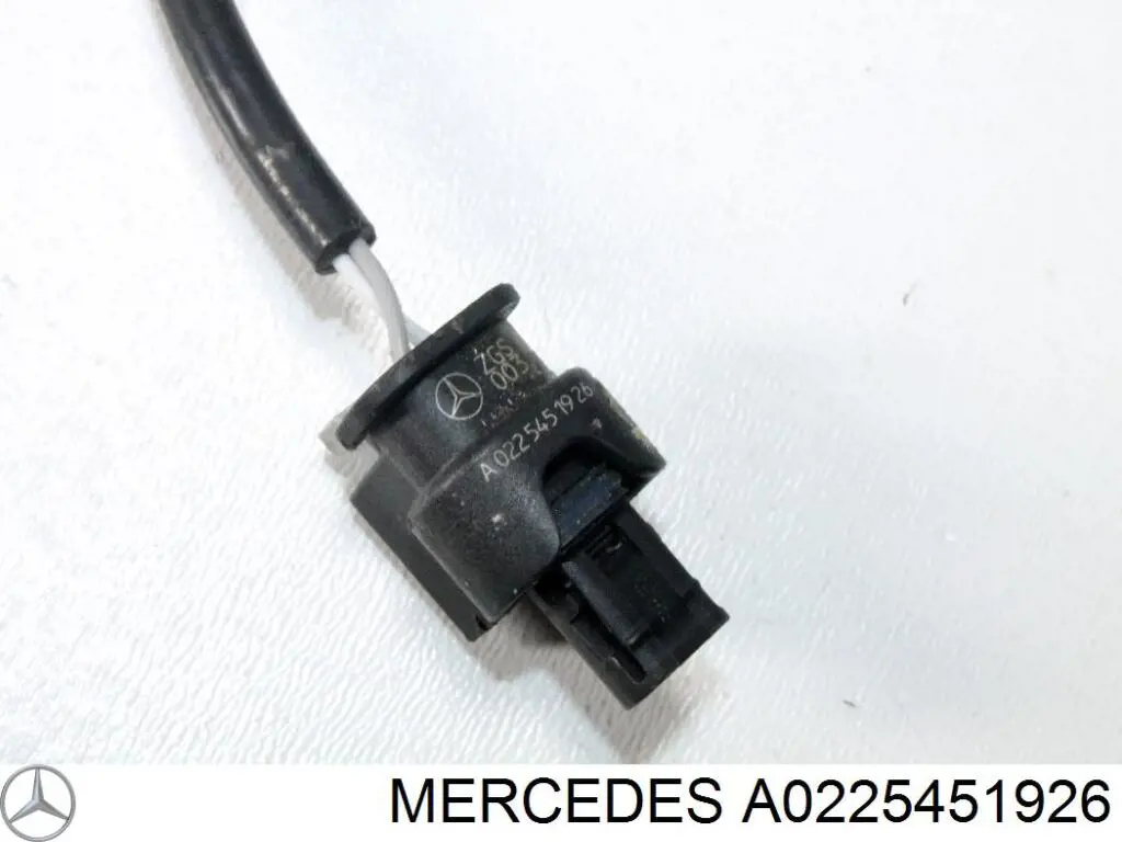 Do koszyka A0225451926 Mercedes Złącze uniwersalne