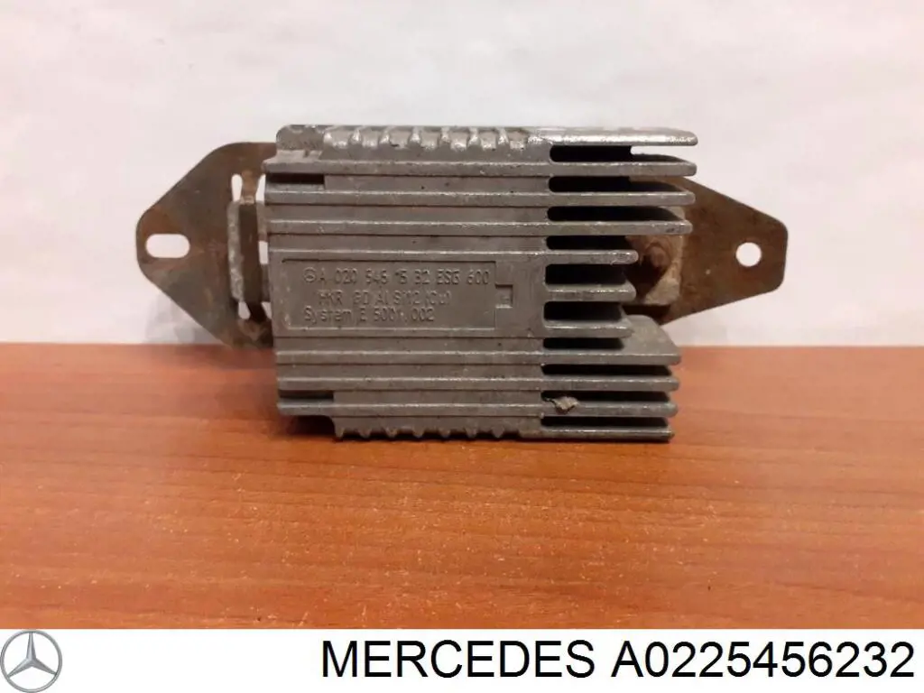 Regulator obrotów wentylatora (sterownik) Mercedes A0225456232 cena, od 40,86 USD