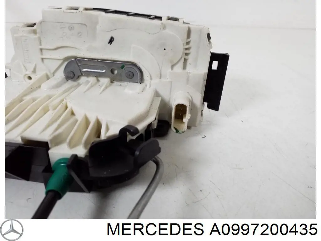 Zamek drzwi przednich prawych Mercedes A0997200435 cena, od 62,99 USD