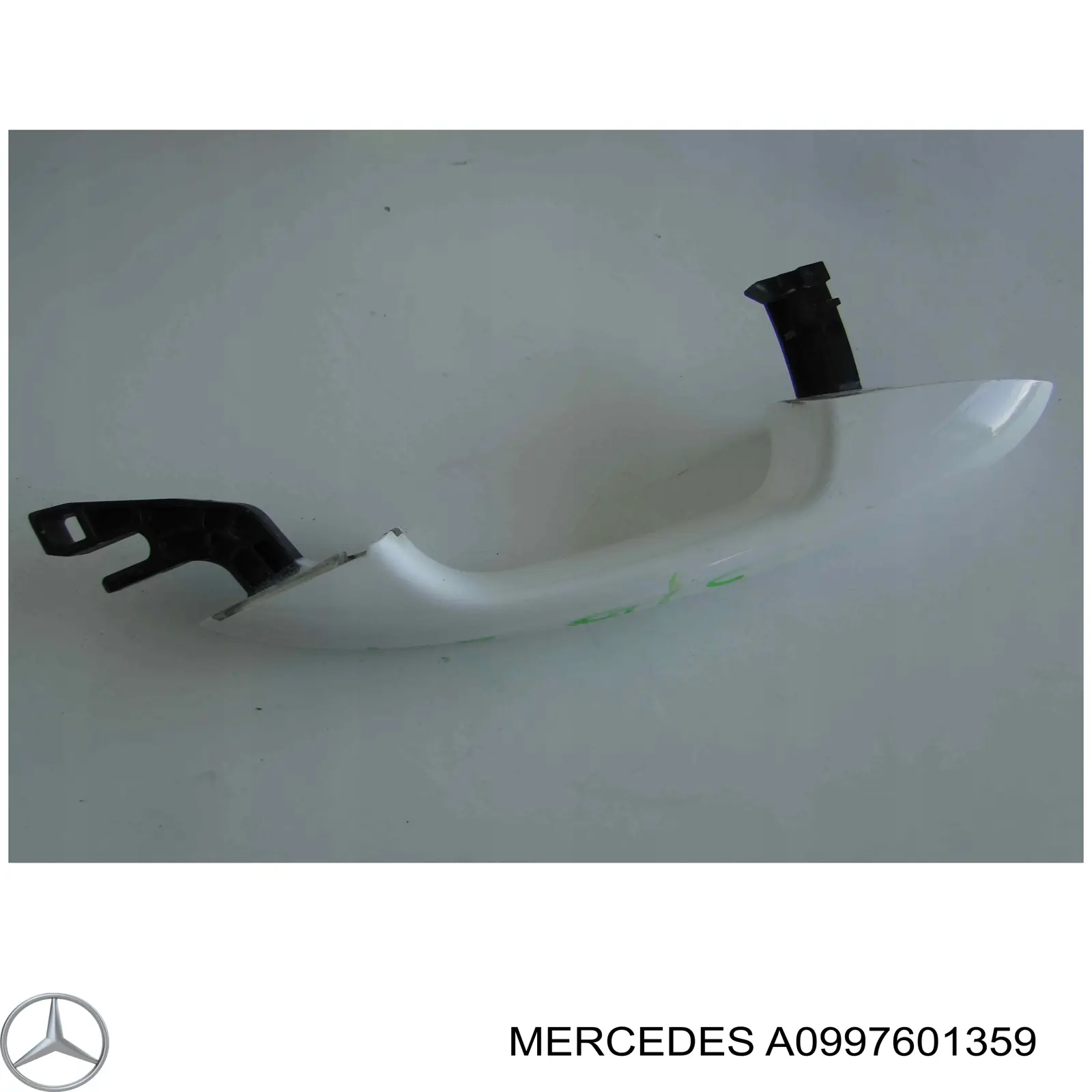 Klamka drzwi przednich zewnętrzna lewa A0997601359 Mercedes