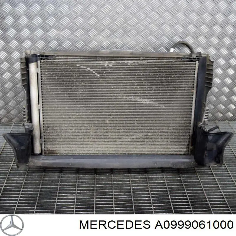 Dyfuzor chłodnicy, w komplecie z silnikiem i wirnikiem Mercedes A0999061000 cena, od 297,95 USD