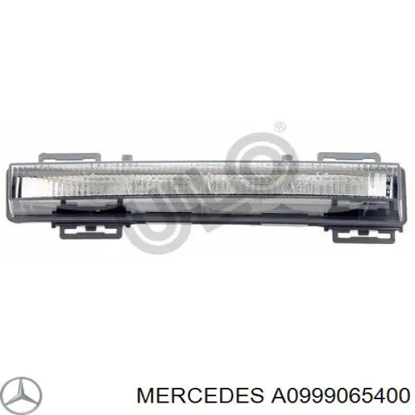 Reflektor do jazdy dziennej prawy Mercedes A0999065400 cena, od 117,43 USD