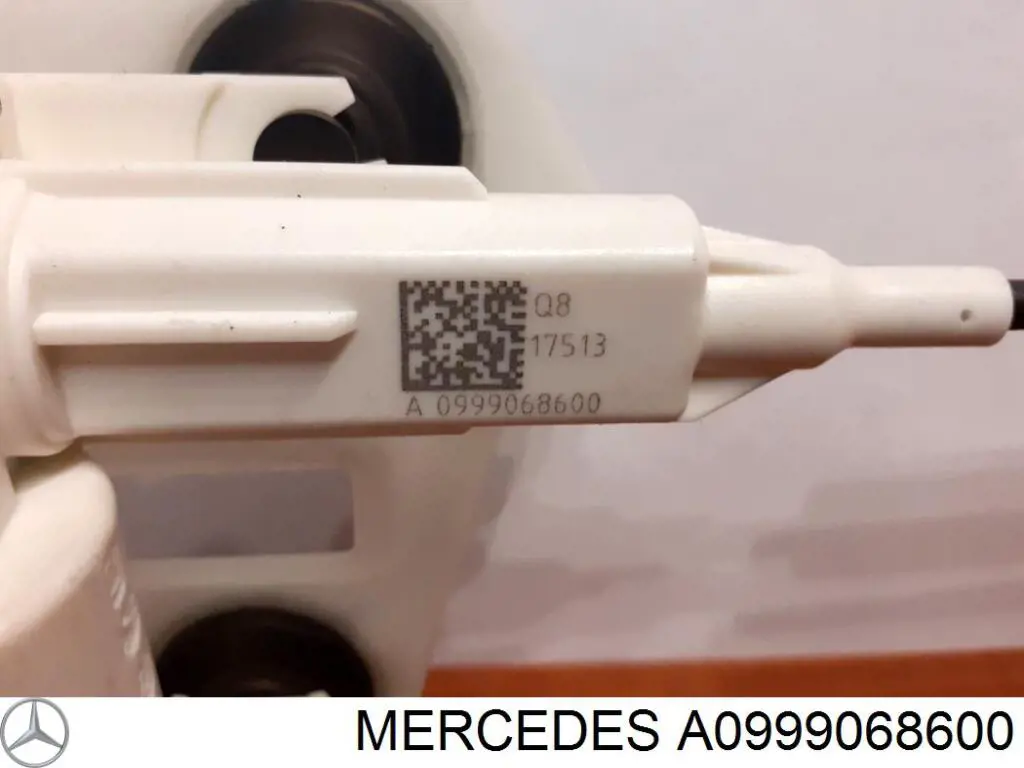 Do koszyka A0999068600 Mercedes Silniczek zamka klapy bagażnika (drzwi 3/5 tylnych)